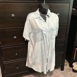 Size Small, fits med/leg Oversized shirt/dress